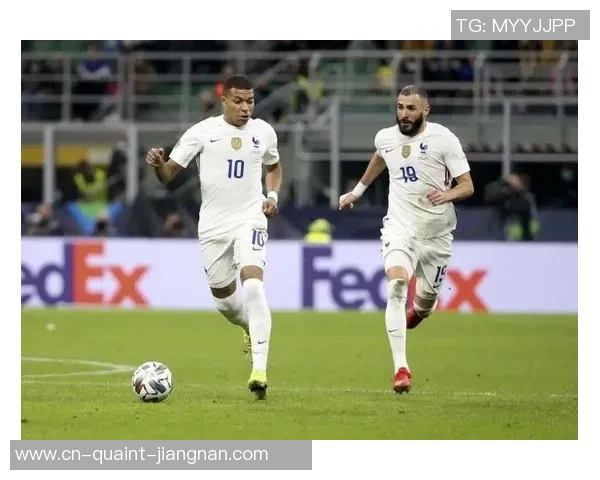 本泽马:姆巴佩能为皇马带来欧冠冠军,可是还需要全队的尽力 本泽马:姆巴佩能为皇马带来欧冠冠军,可是还需要全队的尽力