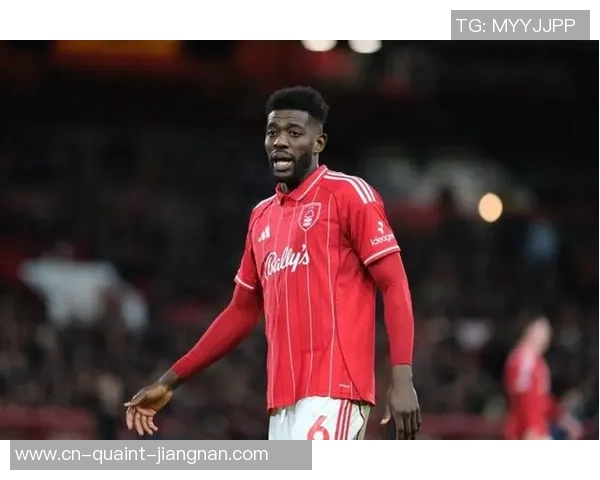 曼联酝酿重磅补强方案,或打包签下两大超级兽腰 ,一人评价超越1亿英镑 曼联酝酿重磅补强方案,或打包签下两大超级兽腰 ,一人评价超越1亿英镑